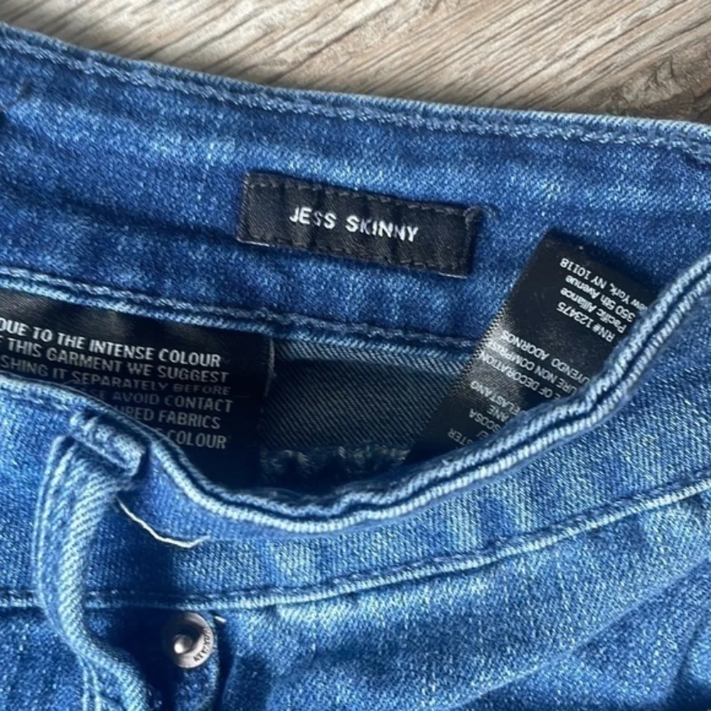Kenneth Cole jeans size 2 black & blue denim stretch jeans 2 pairs